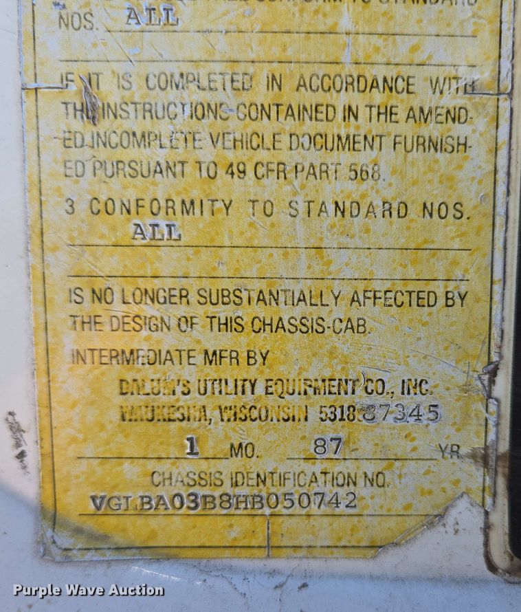 image for item DP6381 1987 Mack CS300P bucket truck