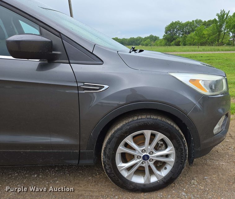 image for item DP6404 2017 Ford Escape SE SUV