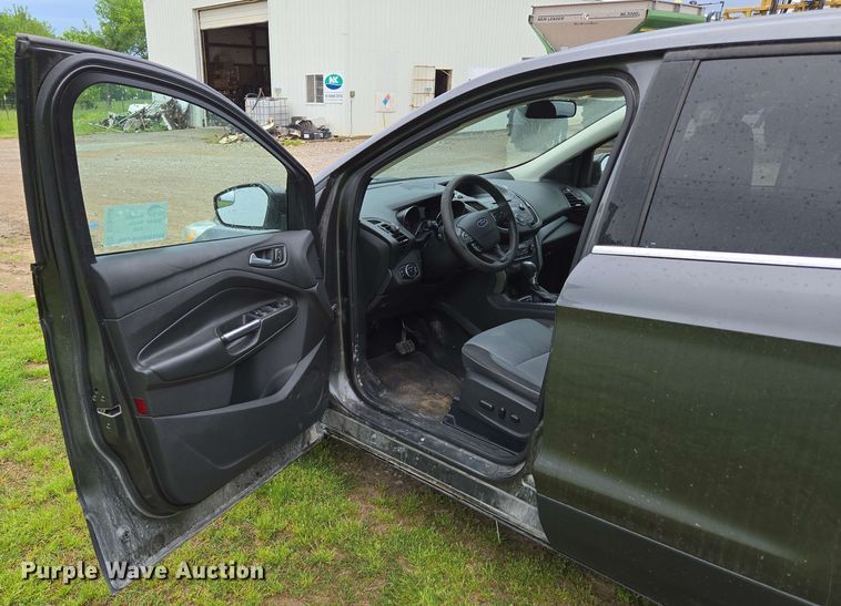 image for item DP6404 2017 Ford Escape SE SUV