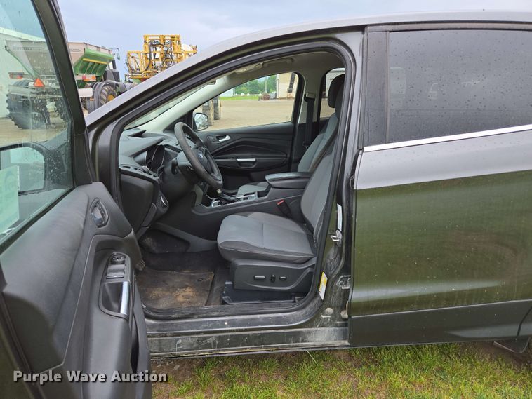 image for item DP6404 2017 Ford Escape SE SUV