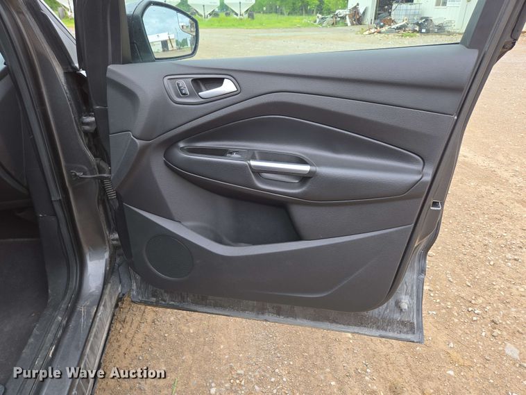 image for item DP6404 2017 Ford Escape SE SUV