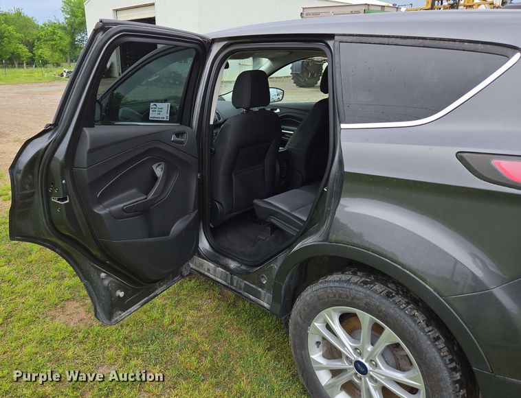 image for item DP6404 2017 Ford Escape SE SUV