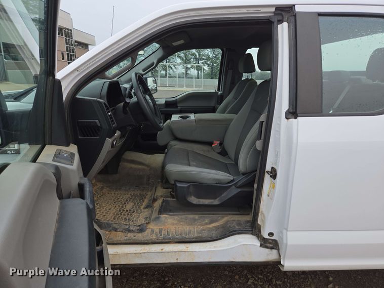 image for item DP6406 2018 Ford F150 XL SuperCab pickup truck