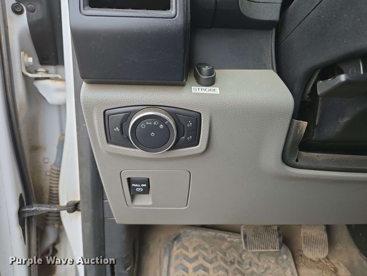 image for item DP6406 2018 Ford F150 XL SuperCab pickup truck