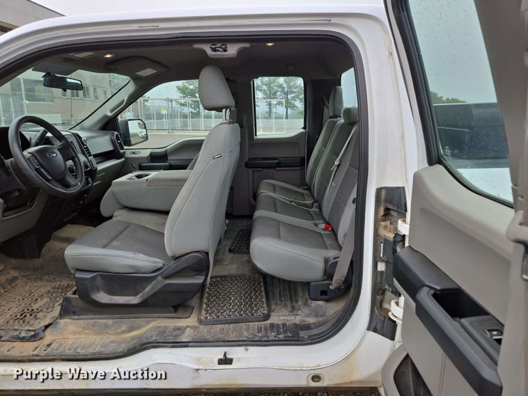 image for item DP6406 2018 Ford F150 XL SuperCab pickup truck