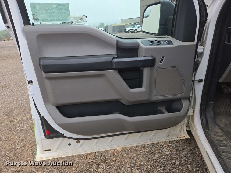 image for item DP6407 2016 Ford F150 SuperCab pickup truck