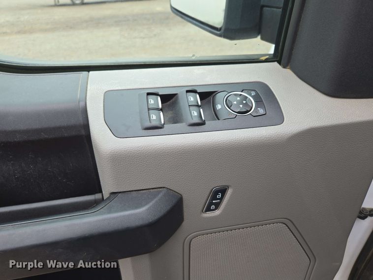 image for item DP6407 2016 Ford F150 SuperCab pickup truck