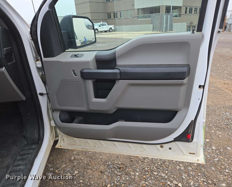 image for item DP6407 2016 Ford F150 SuperCab pickup truck