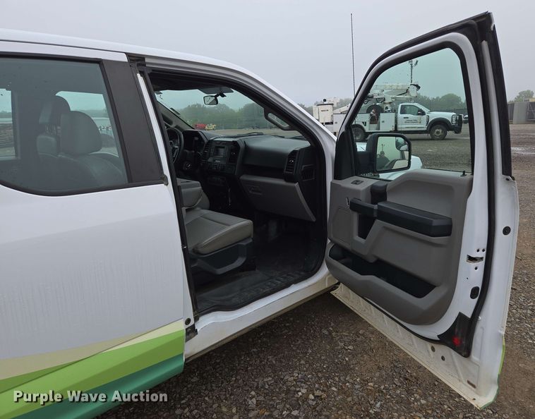 image for item DP6407 2016 Ford F150 SuperCab pickup truck