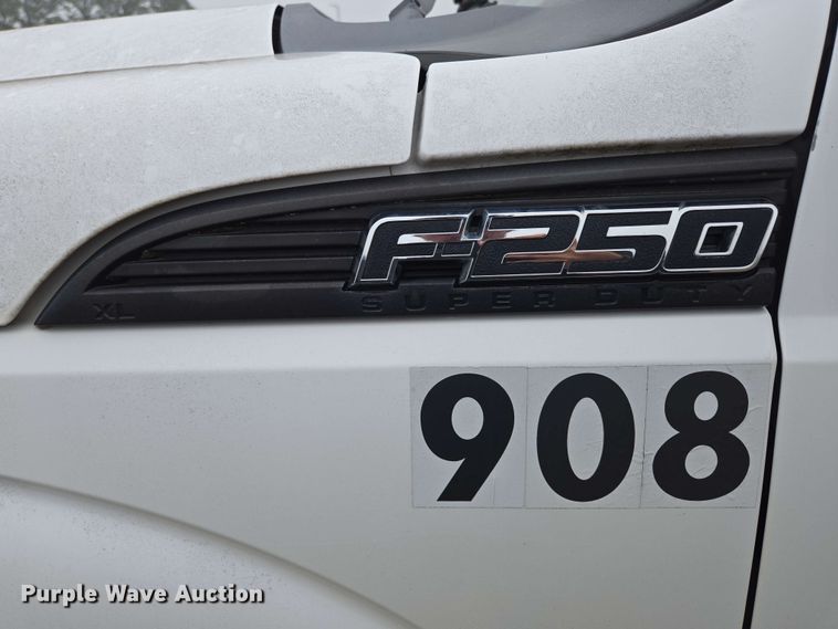 image for item DP6408 2011 Ford F250 Super Duty utility bed pickup truck