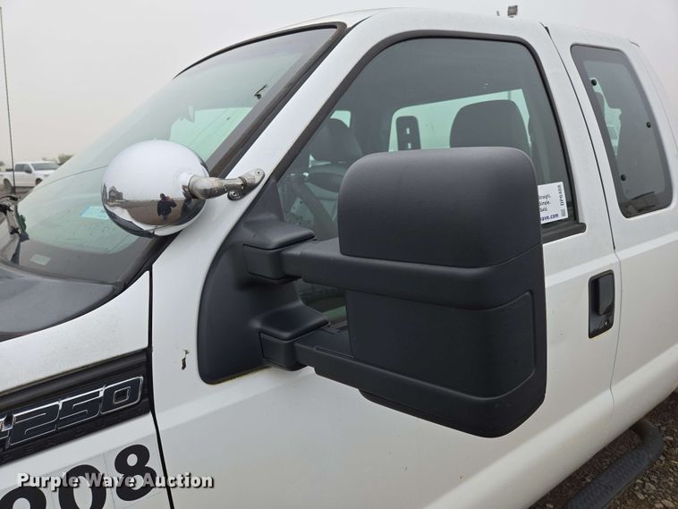 image for item DP6408 2011 Ford F250 Super Duty utility bed pickup truck