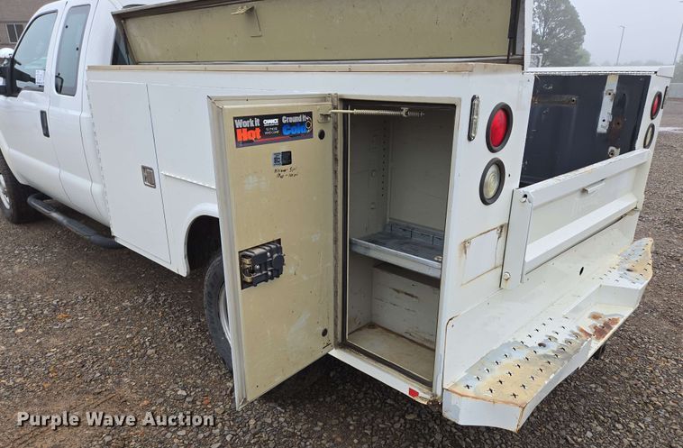 image for item DP6408 2011 Ford F250 Super Duty utility bed pickup truck