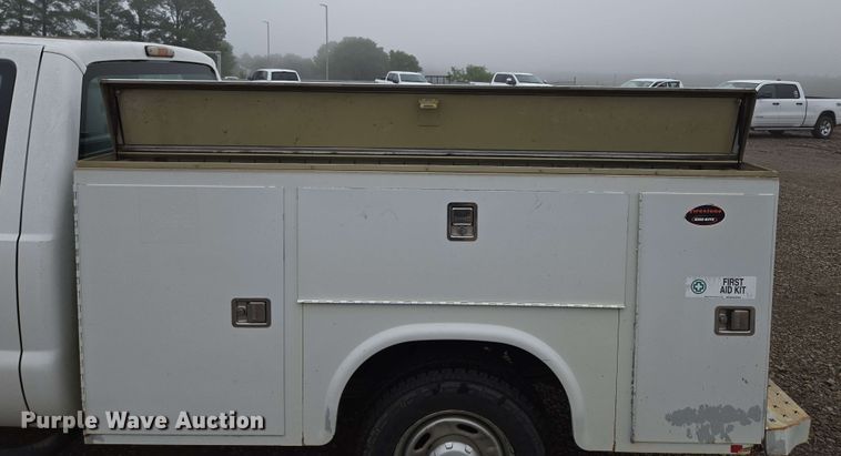 image for item DP6408 2011 Ford F250 Super Duty utility bed pickup truck