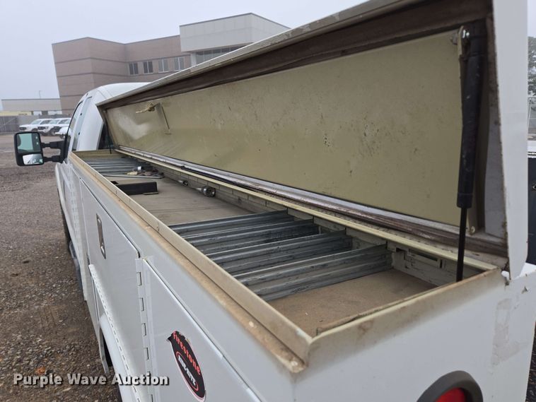 image for item DP6408 2011 Ford F250 Super Duty utility bed pickup truck