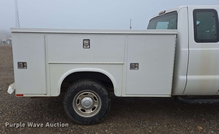 image for item DP6408 2011 Ford F250 Super Duty utility bed pickup truck