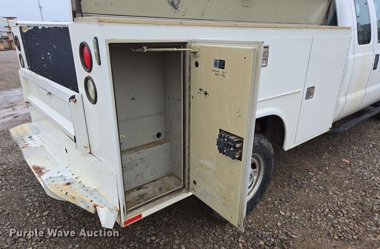 image for item DP6408 2011 Ford F250 Super Duty utility bed pickup truck