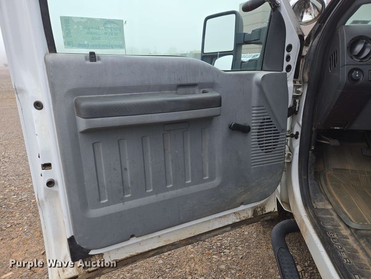 image for item DP6408 2011 Ford F250 Super Duty utility bed pickup truck