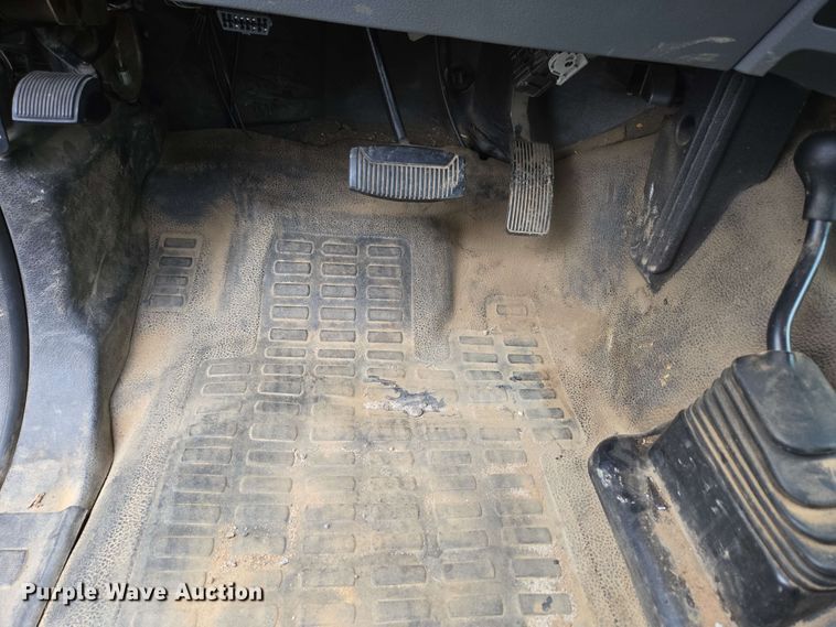 image for item DP6408 2011 Ford F250 Super Duty utility bed pickup truck