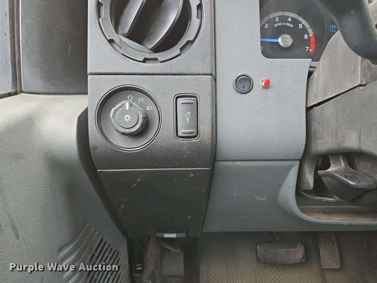 image for item DP6408 2011 Ford F250 Super Duty utility bed pickup truck