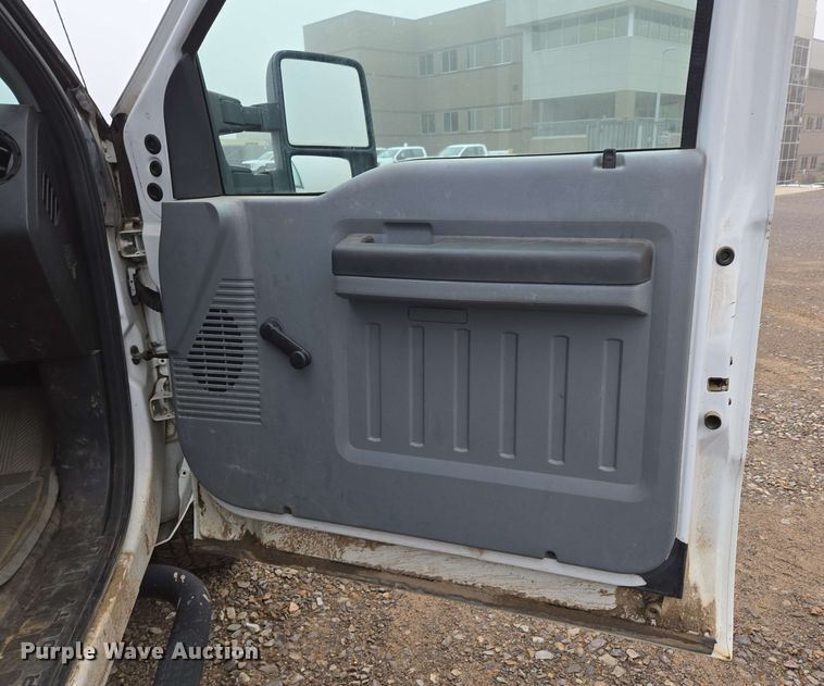 image for item DP6408 2011 Ford F250 Super Duty utility bed pickup truck