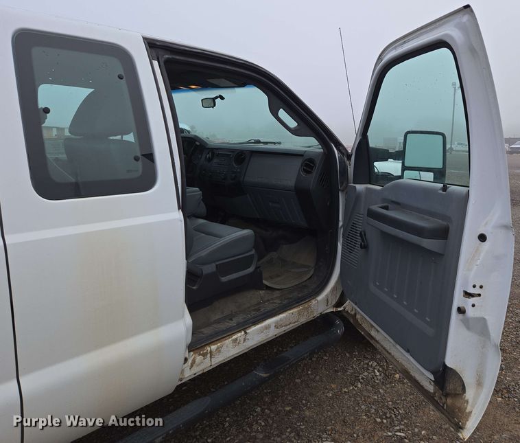 image for item DP6408 2011 Ford F250 Super Duty utility bed pickup truck