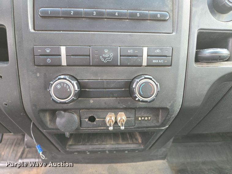 image for item DP6409 2014 Ford F150 SuperCab pickup truck