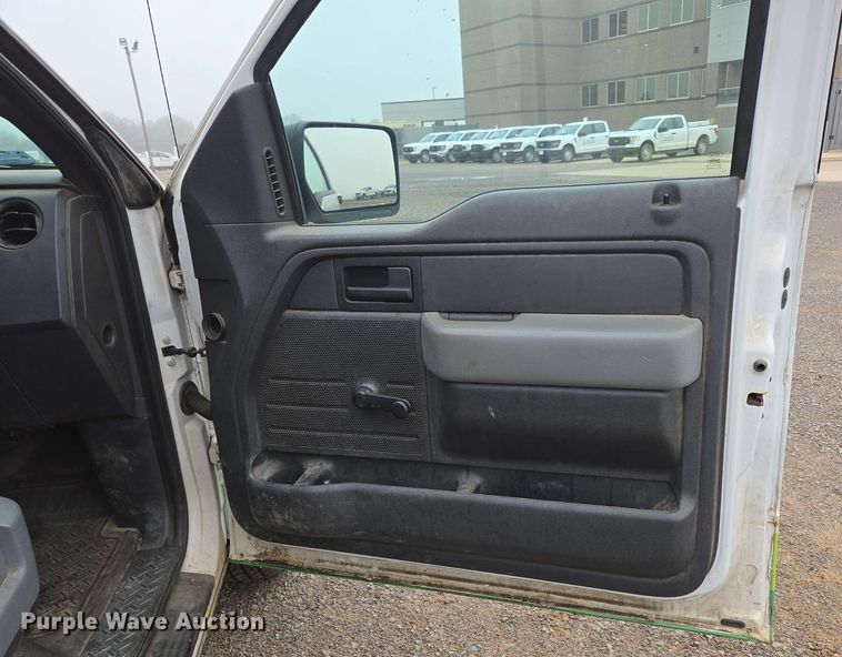 image for item DP6409 2014 Ford F150 SuperCab pickup truck