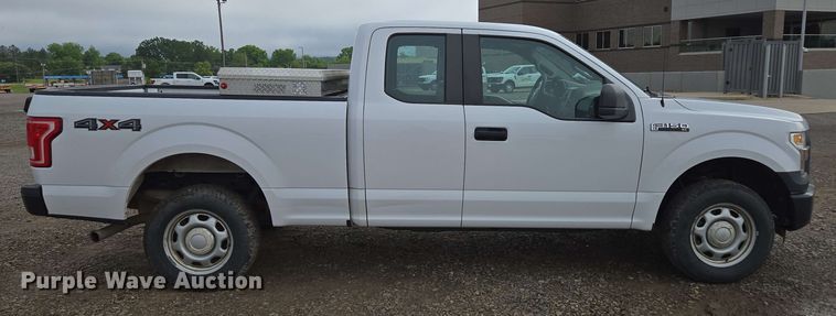image for item DP6410 2016 Ford F150 XL SuperCab pickup truck