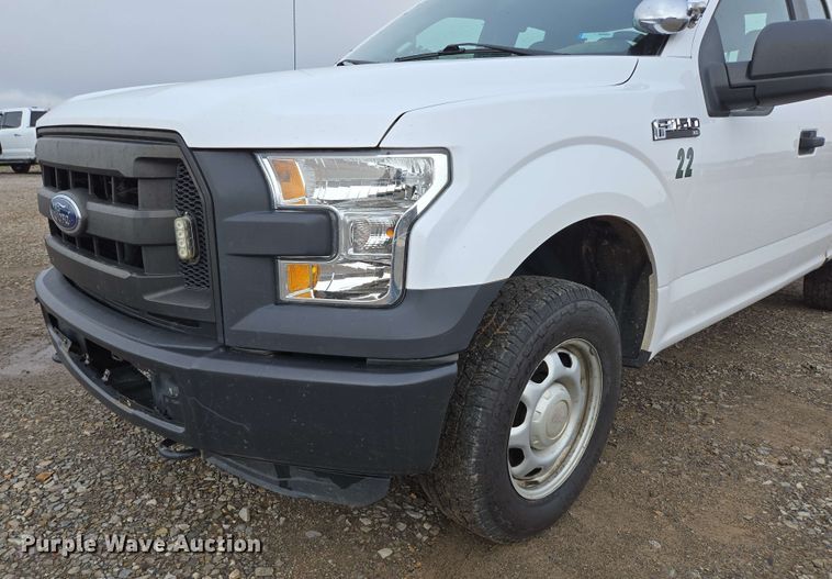 image for item DP6410 2016 Ford F150 XL SuperCab pickup truck