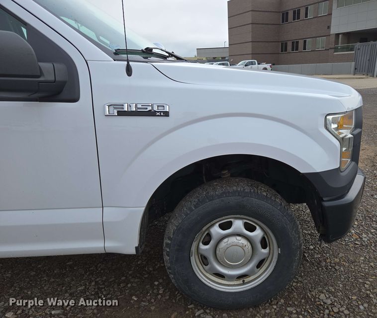 image for item DP6410 2016 Ford F150 XL SuperCab pickup truck