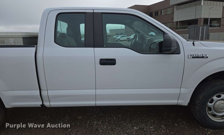 image for item DP6410 2016 Ford F150 XL SuperCab pickup truck