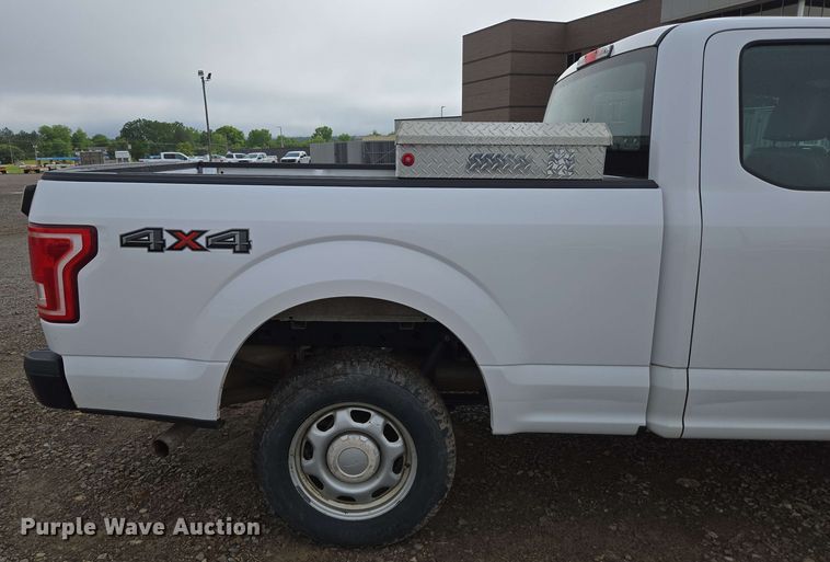 image for item DP6410 2016 Ford F150 XL SuperCab pickup truck