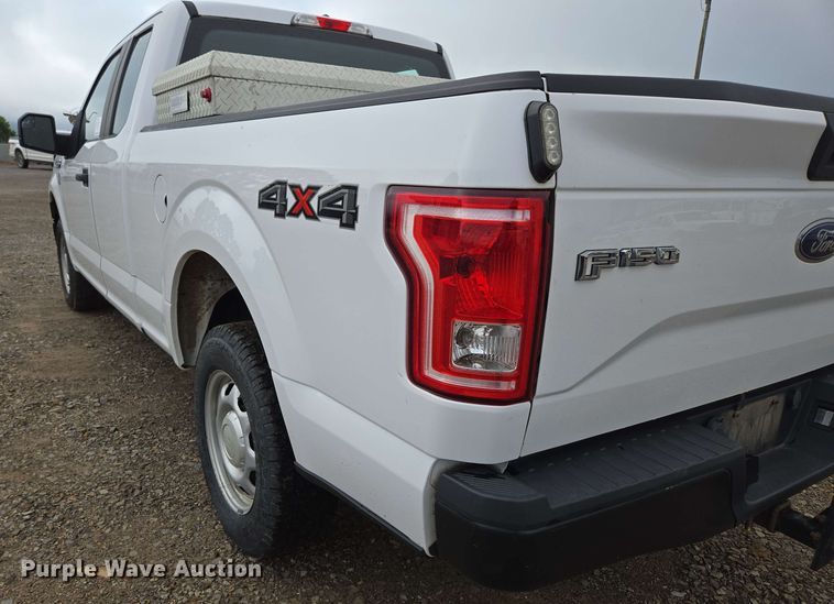 image for item DP6410 2016 Ford F150 XL SuperCab pickup truck
