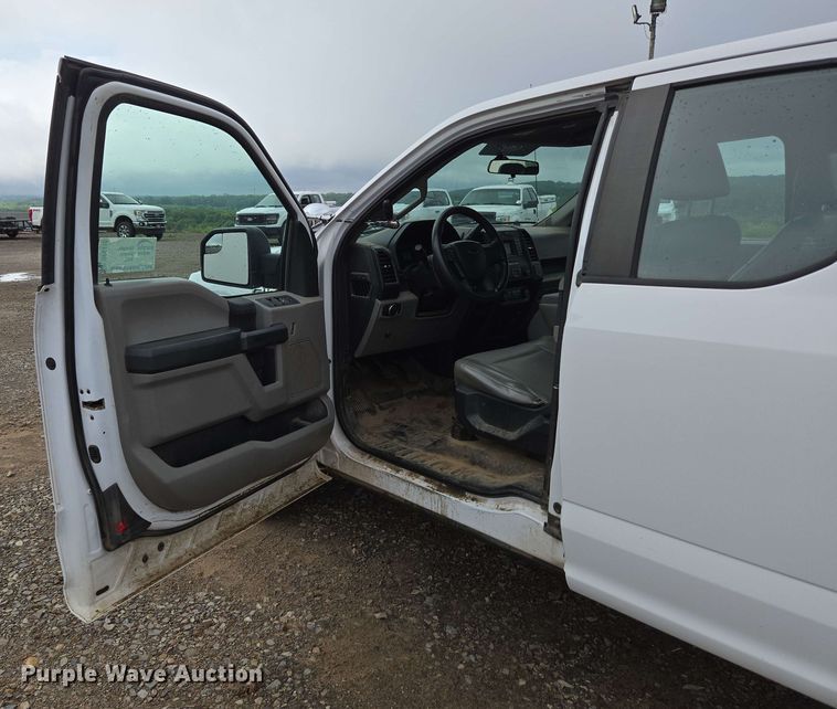 image for item DP6410 2016 Ford F150 XL SuperCab pickup truck