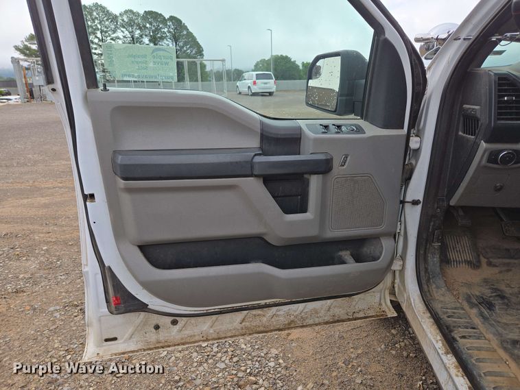 image for item DP6410 2016 Ford F150 XL SuperCab pickup truck