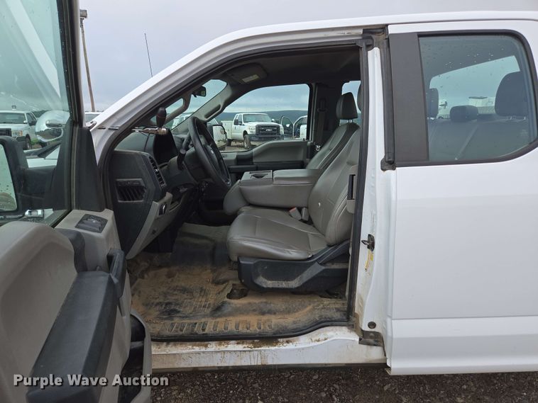 image for item DP6410 2016 Ford F150 XL SuperCab pickup truck