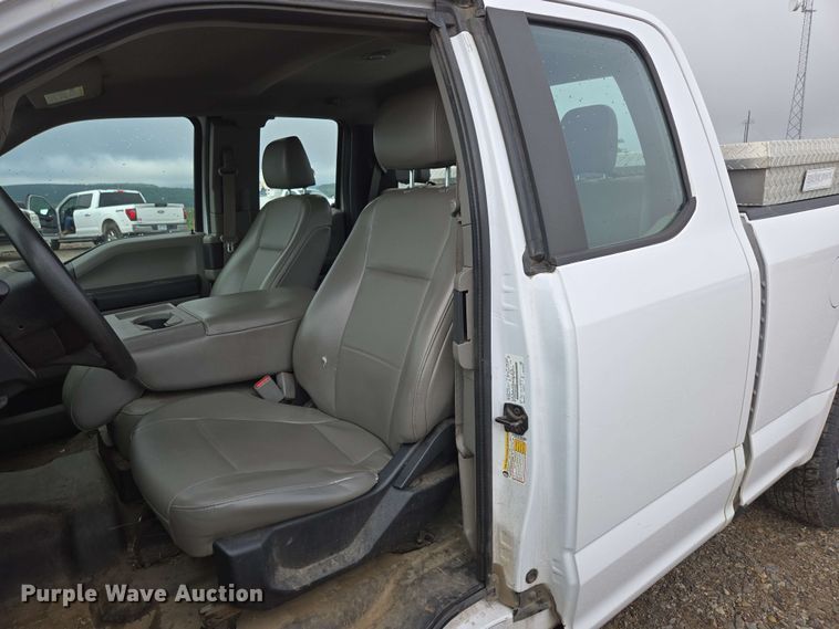 image for item DP6410 2016 Ford F150 XL SuperCab pickup truck