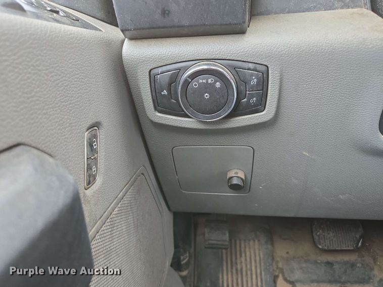 image for item DP6410 2016 Ford F150 XL SuperCab pickup truck