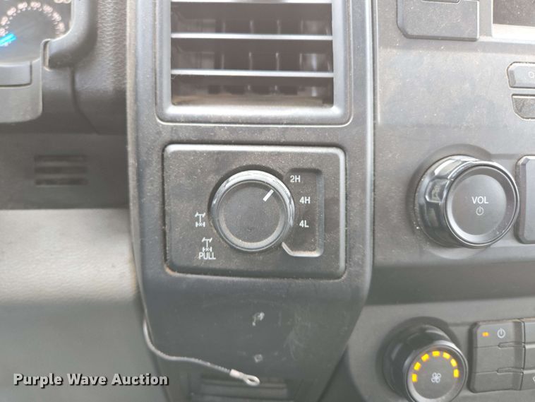 image for item DP6410 2016 Ford F150 XL SuperCab pickup truck