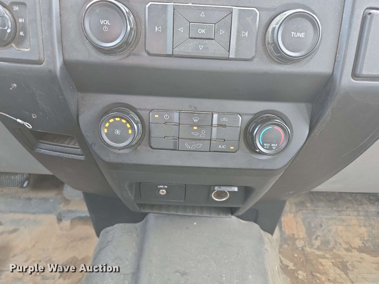 image for item DP6410 2016 Ford F150 XL SuperCab pickup truck