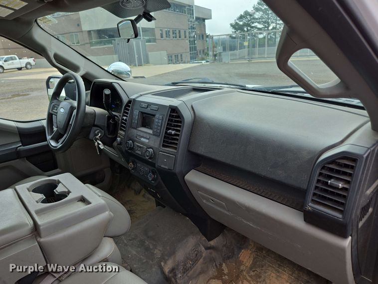 image for item DP6410 2016 Ford F150 XL SuperCab pickup truck