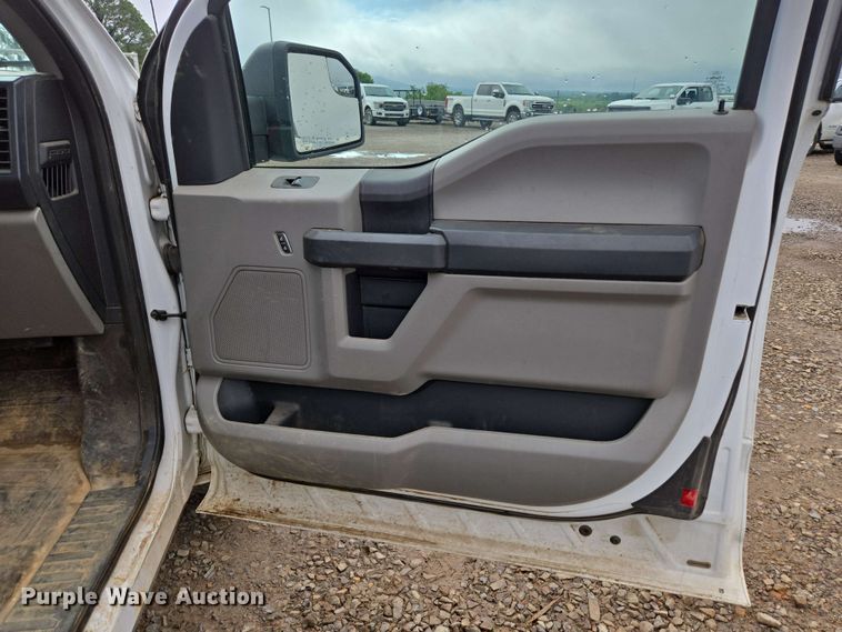 image for item DP6410 2016 Ford F150 XL SuperCab pickup truck