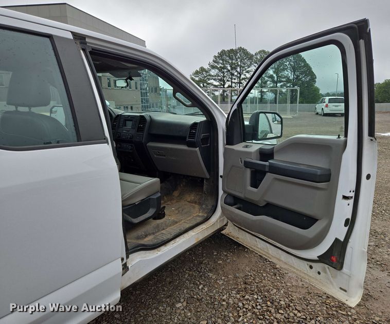 image for item DP6410 2016 Ford F150 XL SuperCab pickup truck