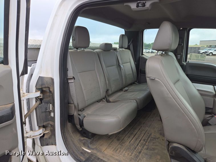 image for item DP6410 2016 Ford F150 XL SuperCab pickup truck