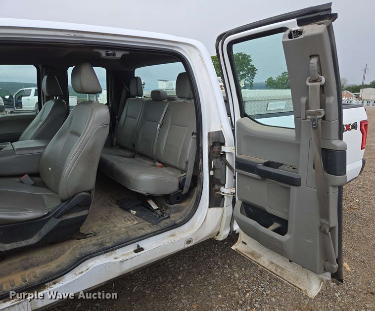 image for item DP6410 2016 Ford F150 XL SuperCab pickup truck