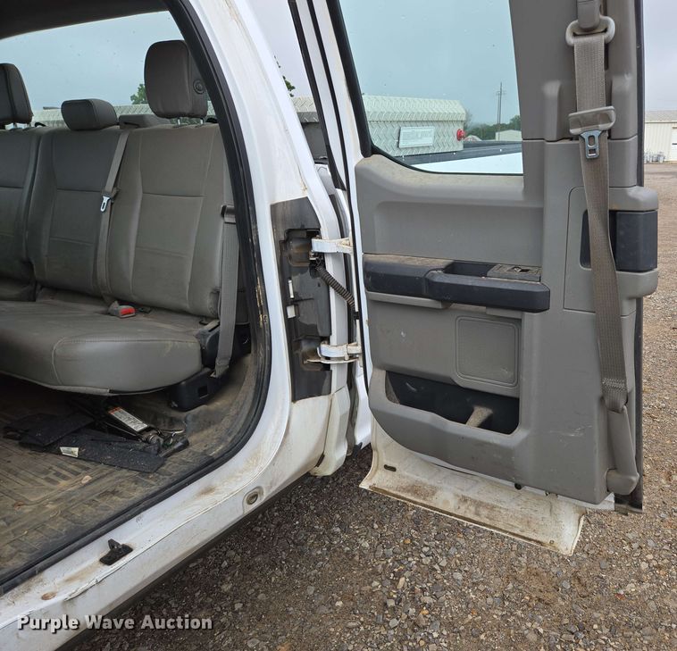 image for item DP6410 2016 Ford F150 XL SuperCab pickup truck