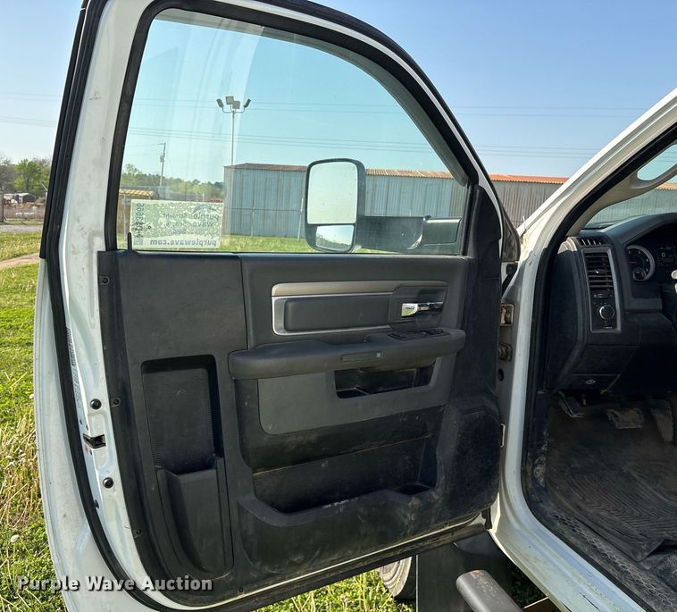 image for item DS3666 2014 Dodge Ram 5500HD utility / service truck