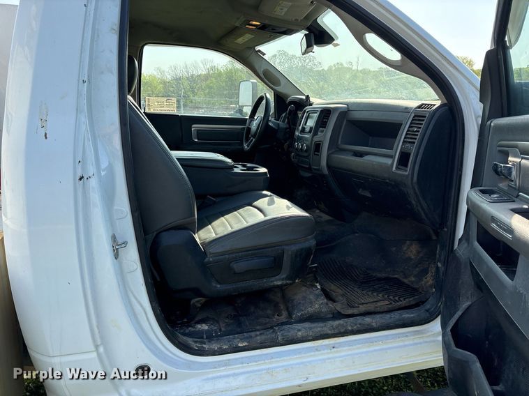 image for item DS3666 2014 Dodge Ram 5500HD utility / service truck