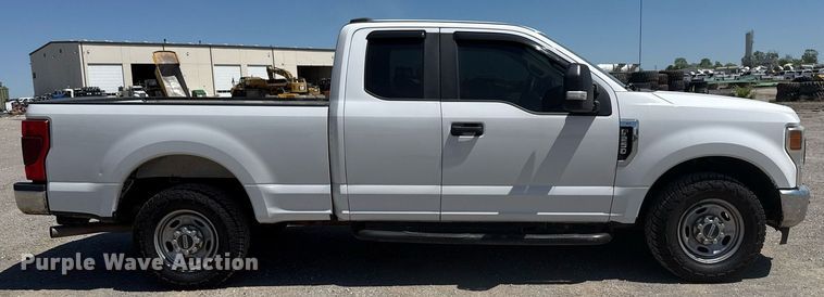 image for item DS3694 2020 Ford F250 Super Duty SuperCab pickup truck