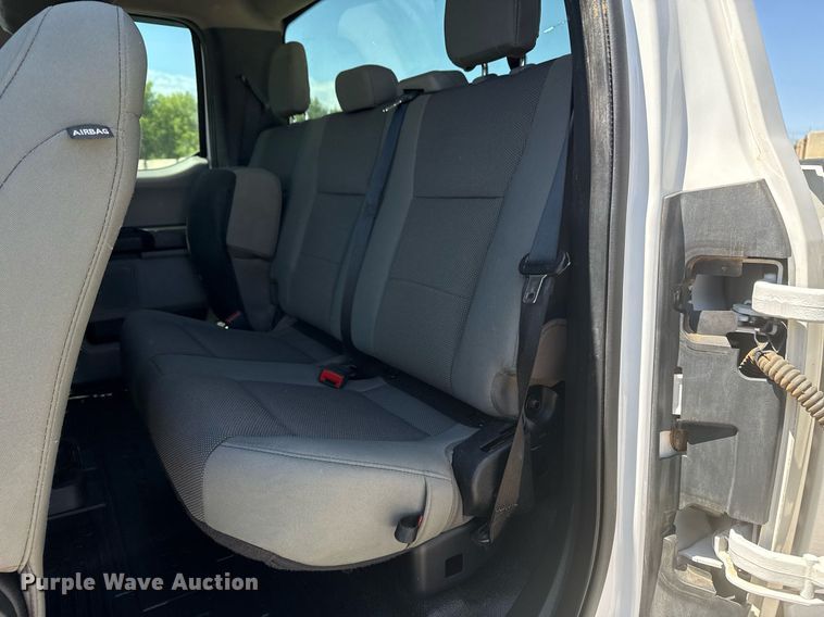 image for item DS3694 2020 Ford F250 Super Duty SuperCab pickup truck